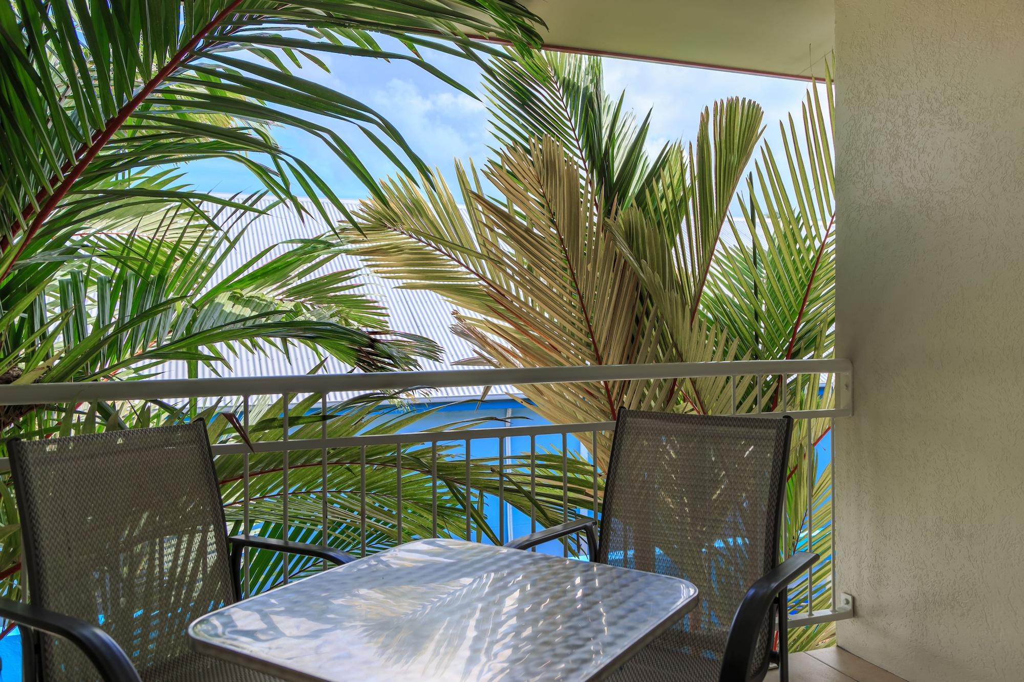 Macrossan House Boutique Holiday Apartments Порт Дуглас Экстерьер фото