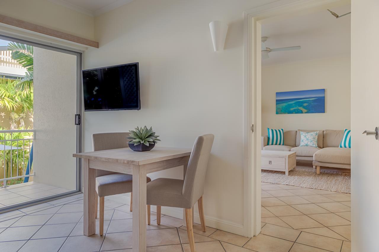 Macrossan House Boutique Holiday Apartments Порт Дуглас Экстерьер фото